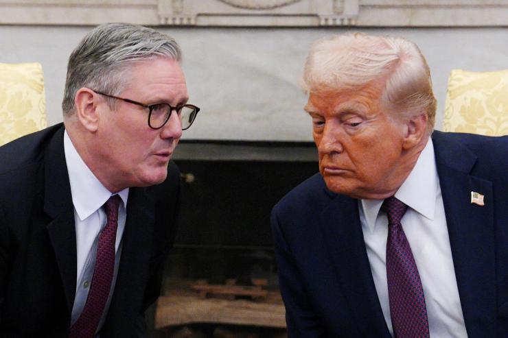 US President Donald Trump with UK Prime Minister Keir Starmer in the Oval Office