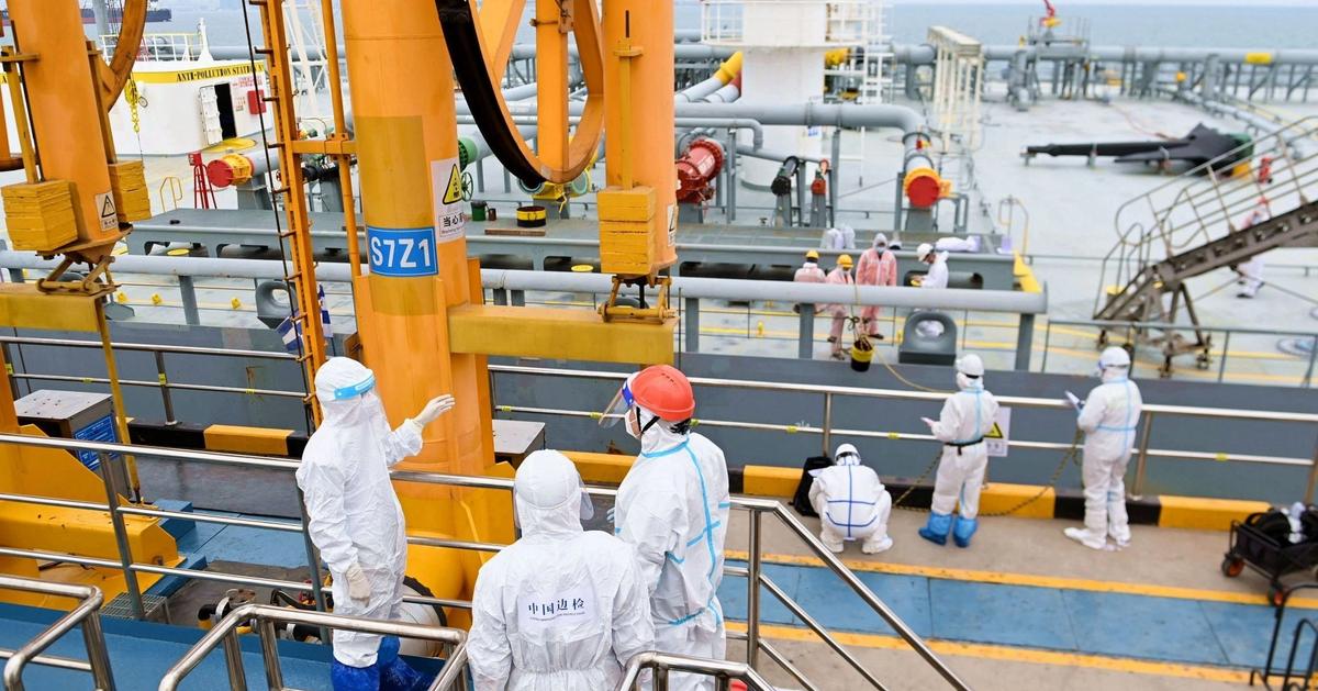 China crude imports tick up