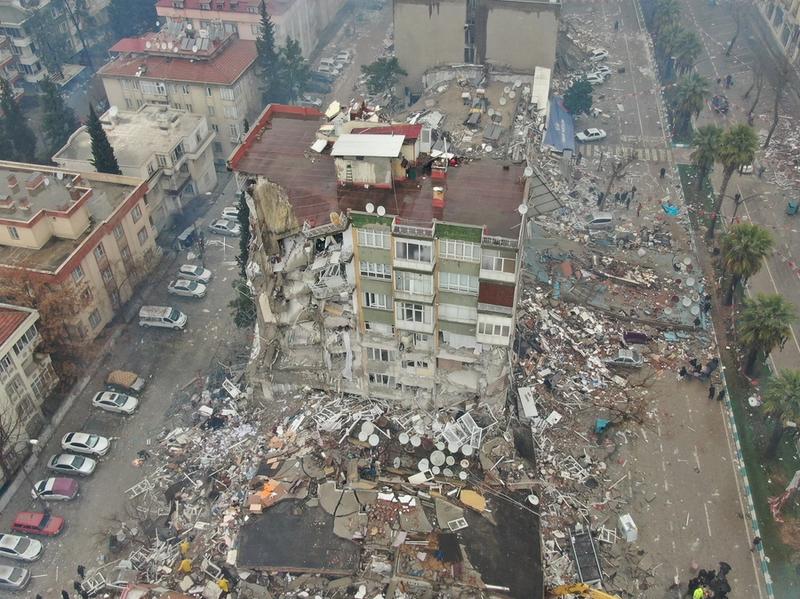 Turkey earthquakes: Why a magnitude 7.8 is so much worse than a 7.0 | Semafor
