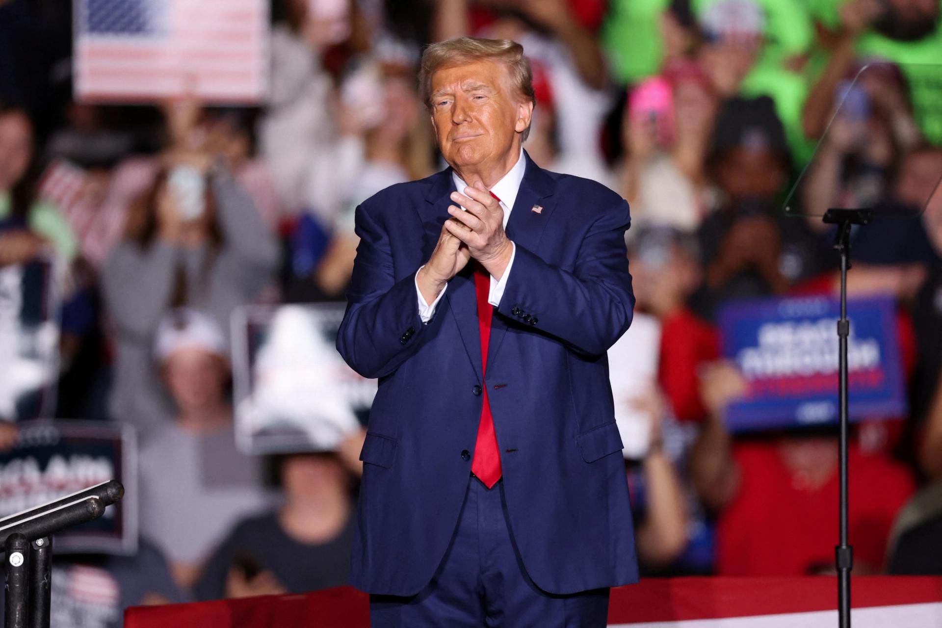 Donald Trump holds a rally in Saginaw, Michigan.