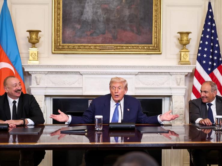 Armenia’s Prime Minister Nikol Pashinyan and Azerbaijan’s President Ilham Aliyev, with President Donald Trump