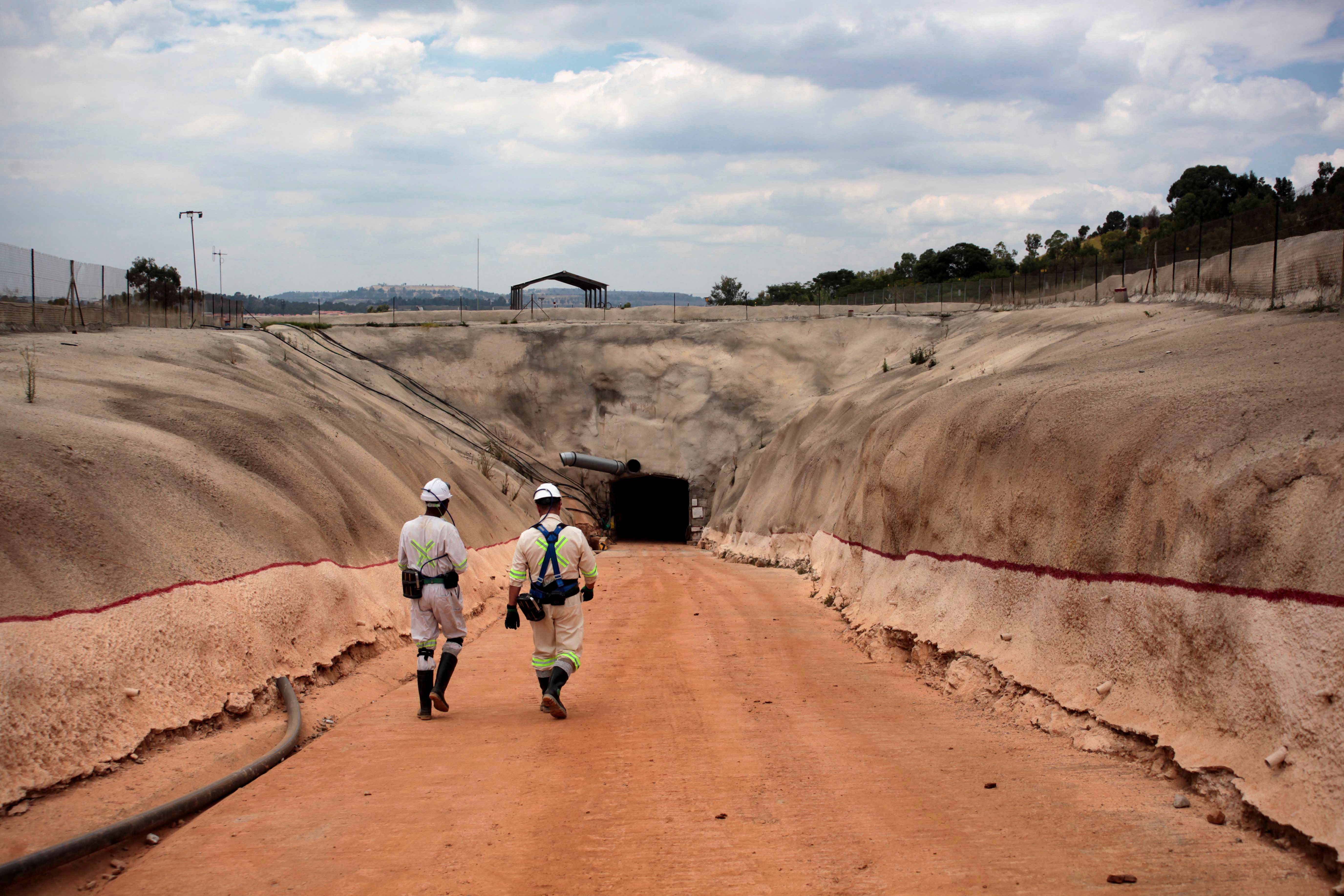 South Africa Ranks 12th in Kearney Emerging Market Investment Index After Mining Sector Decline