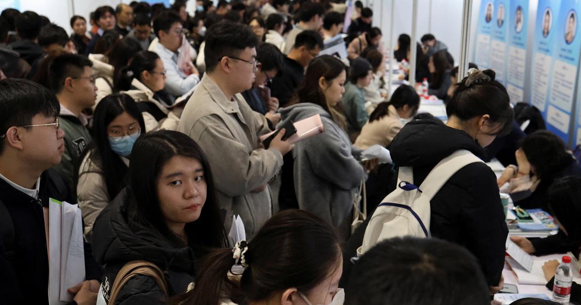 China gig economy fears grow as AI threatens jobs