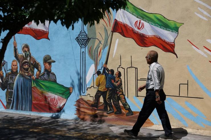 Pro-regime propaganda in Tehran.