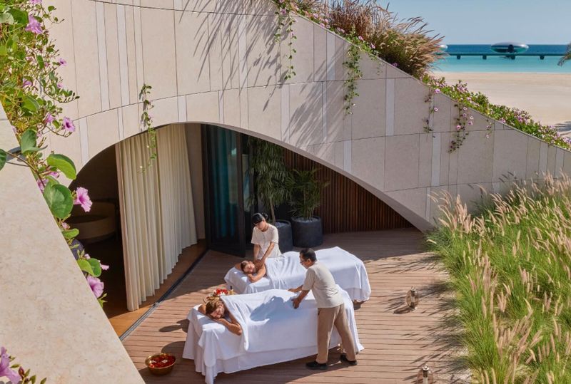 semafor.com - Manal Albarakati - Gulf luxury hotels chase residents as tourists stay away