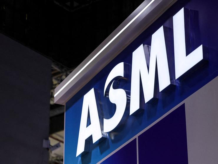 Logo of ASML is displayed at the company’s booth at the 8th China International Import Expo.