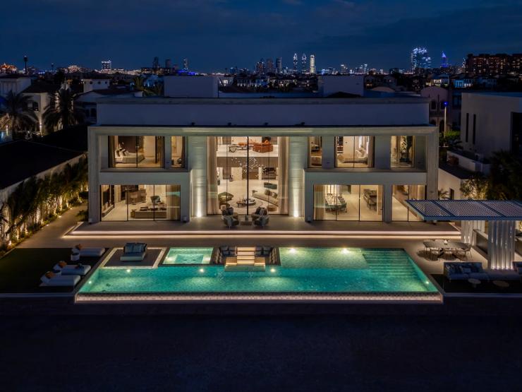 Exterior view of the Dubai villa on Palm Jumeirah that sold for $43.7 million.