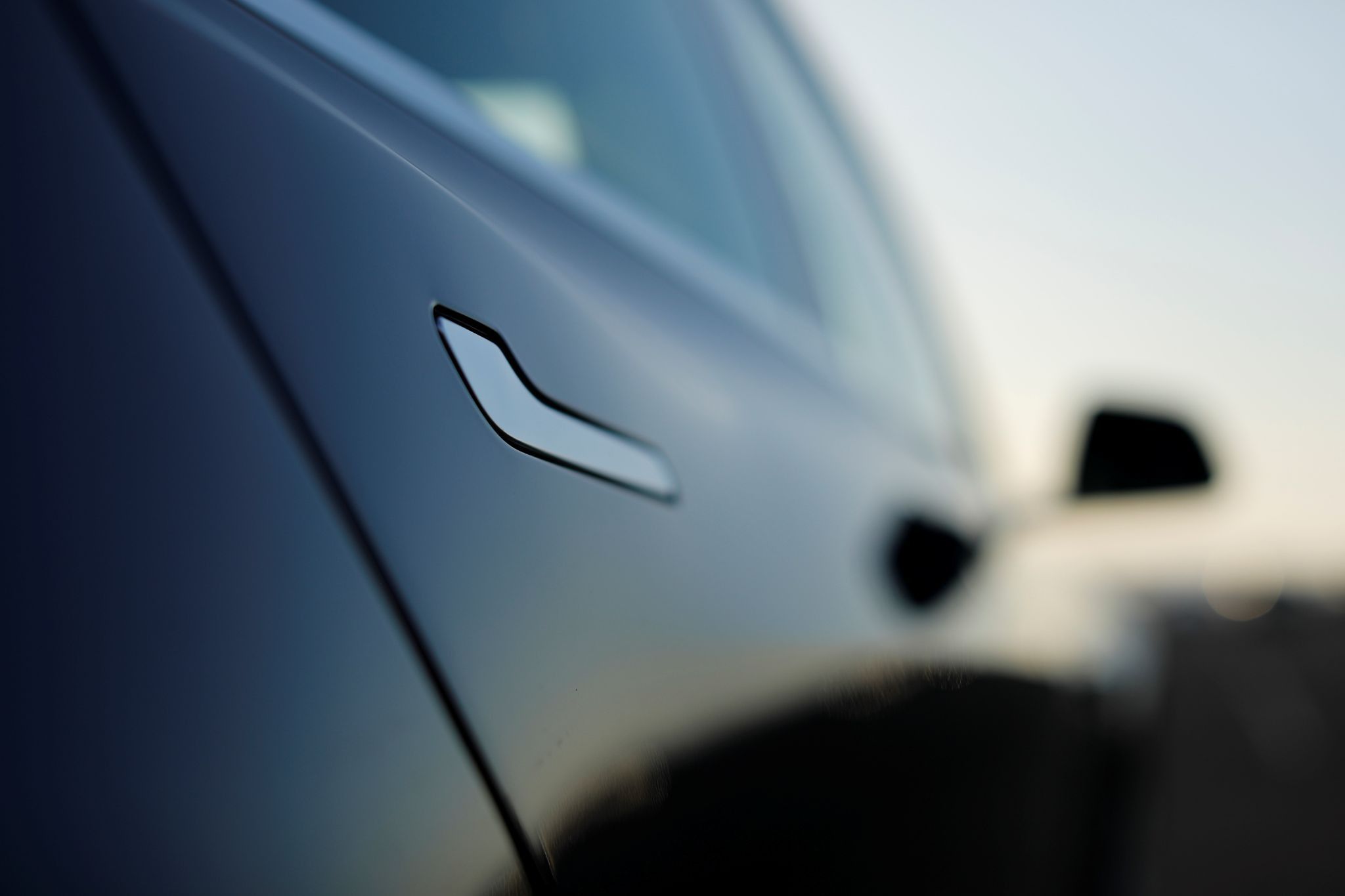 “Flush” Tesla door handle