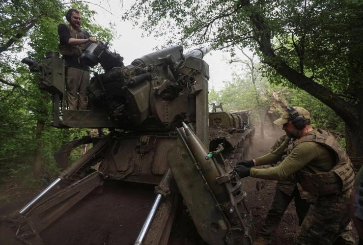 Ukrainian troops in Donetsk