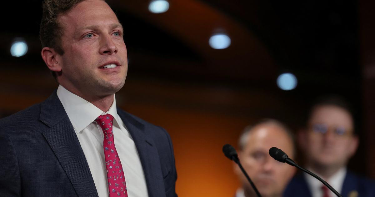 Trump shrugs off growing pressure to intervene in Miller scandal
