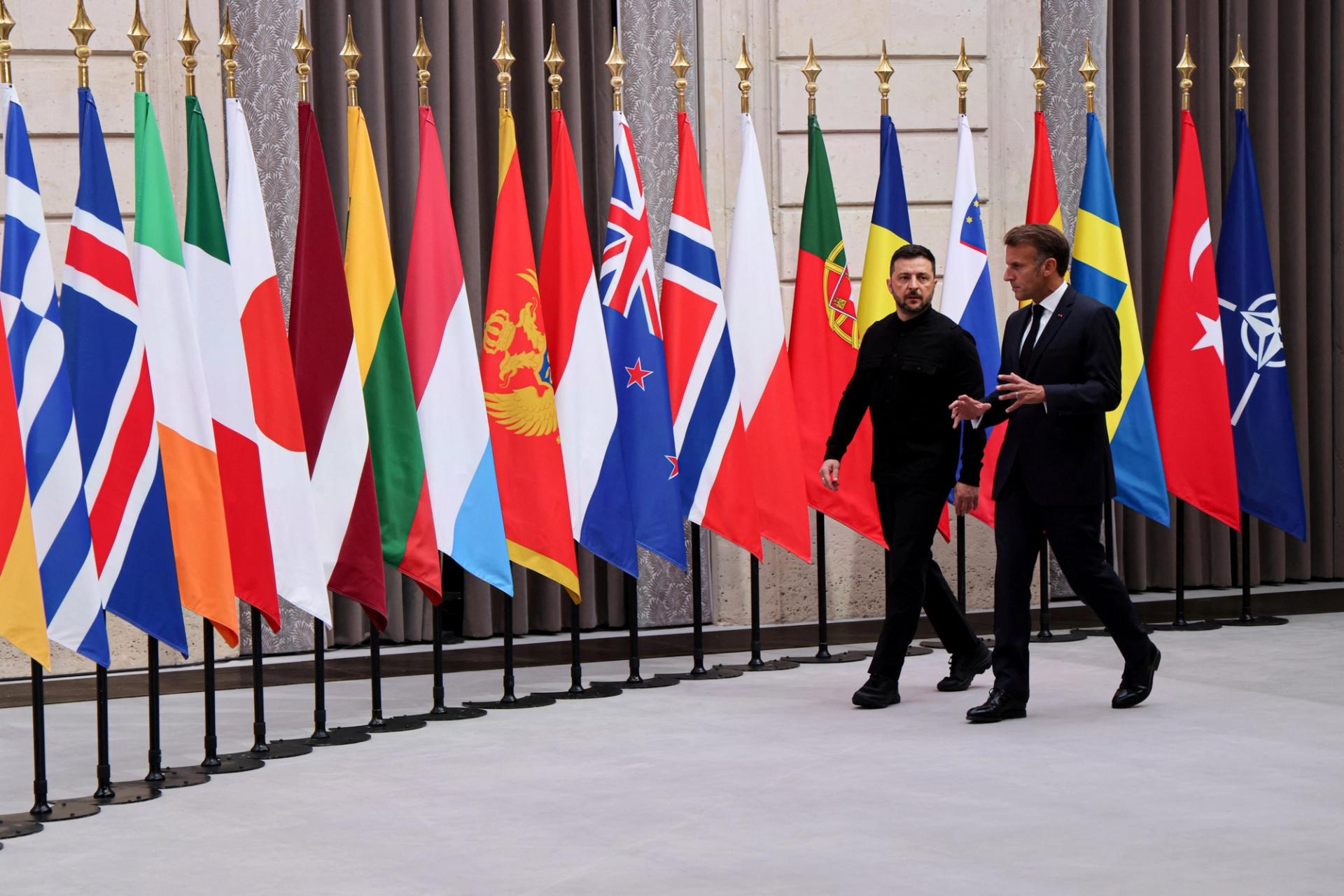 French President Emmanuel Macron and Ukrainian President Volodymyr Zelenskyy.
