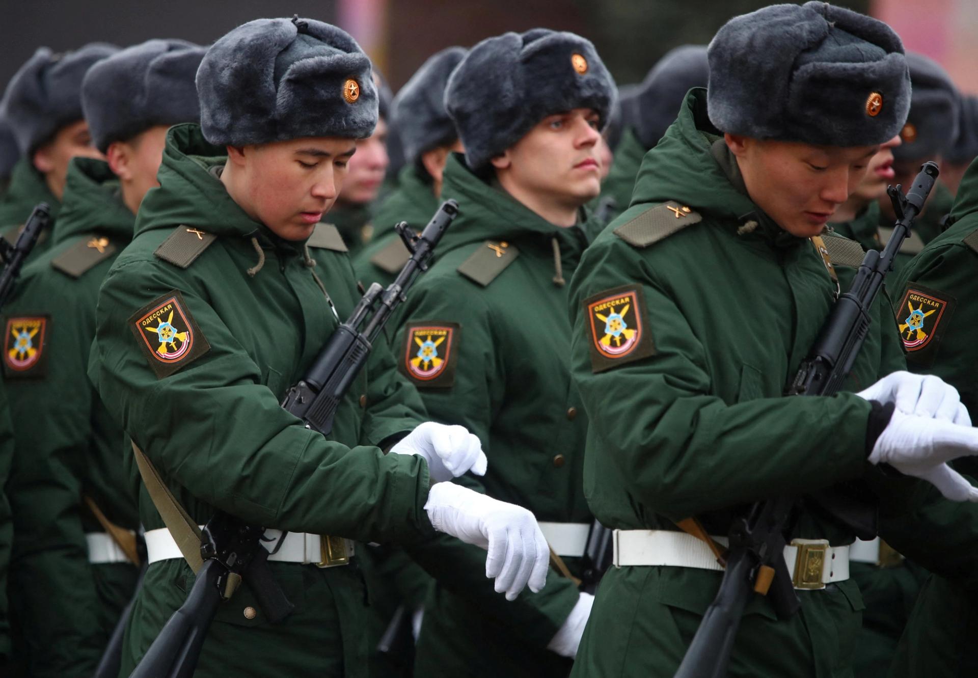 Russian service members take part in a military parade marking the 80th anniversary of the victory of Red Army over Nazi Germany's troops in the Battle of Stalingrad during World War Two, in Volgograd