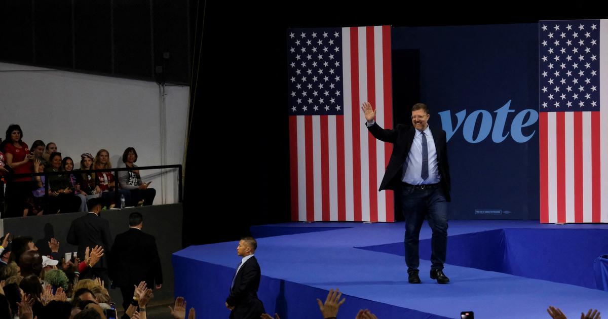 Democrats crash their own party