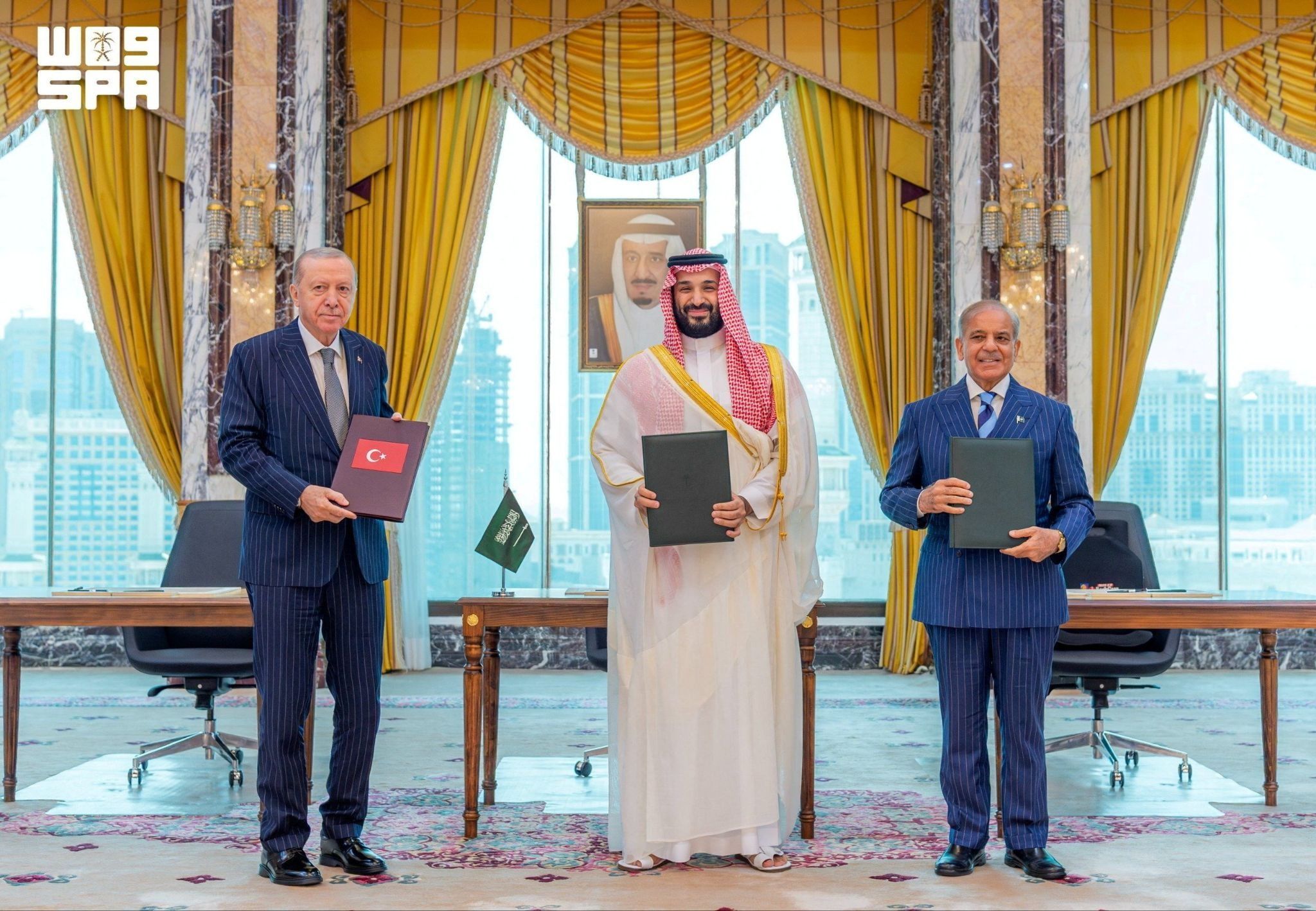 Saudi Arabia, Turkey and Pakistan sign joint defence deal in Mecca