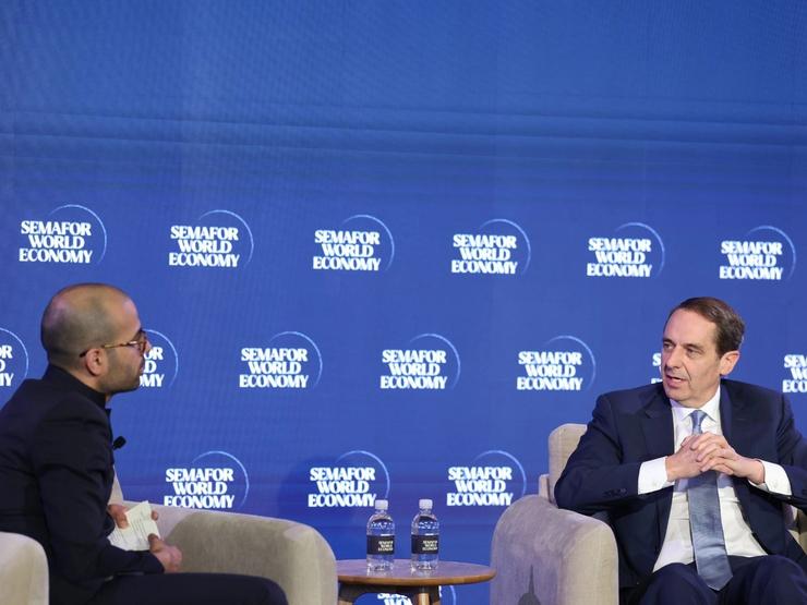 Semafor’s Prashant Rao (L) and Elanco CEO Jeff Simmons.