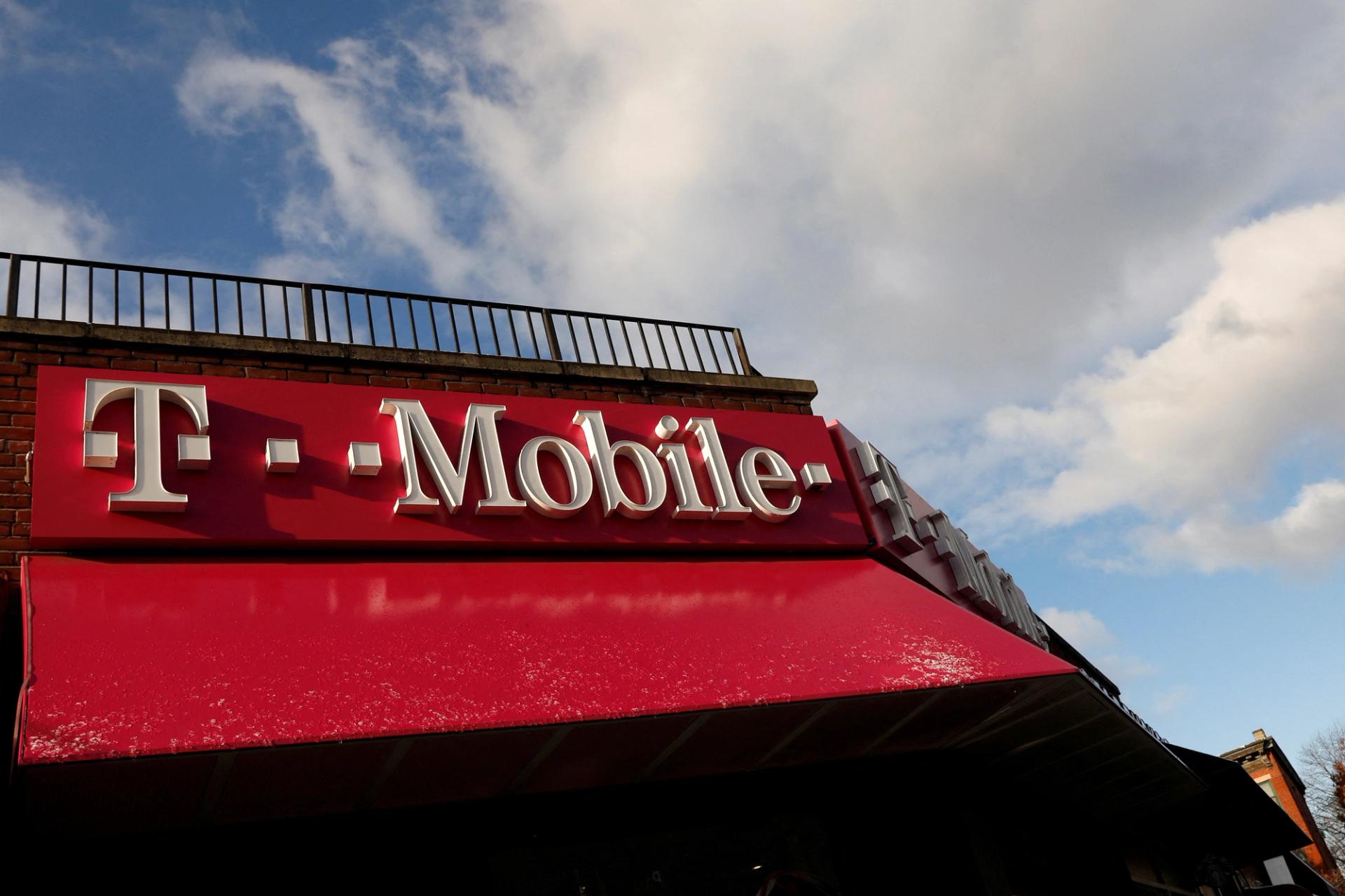 A T-Mobile storefront.