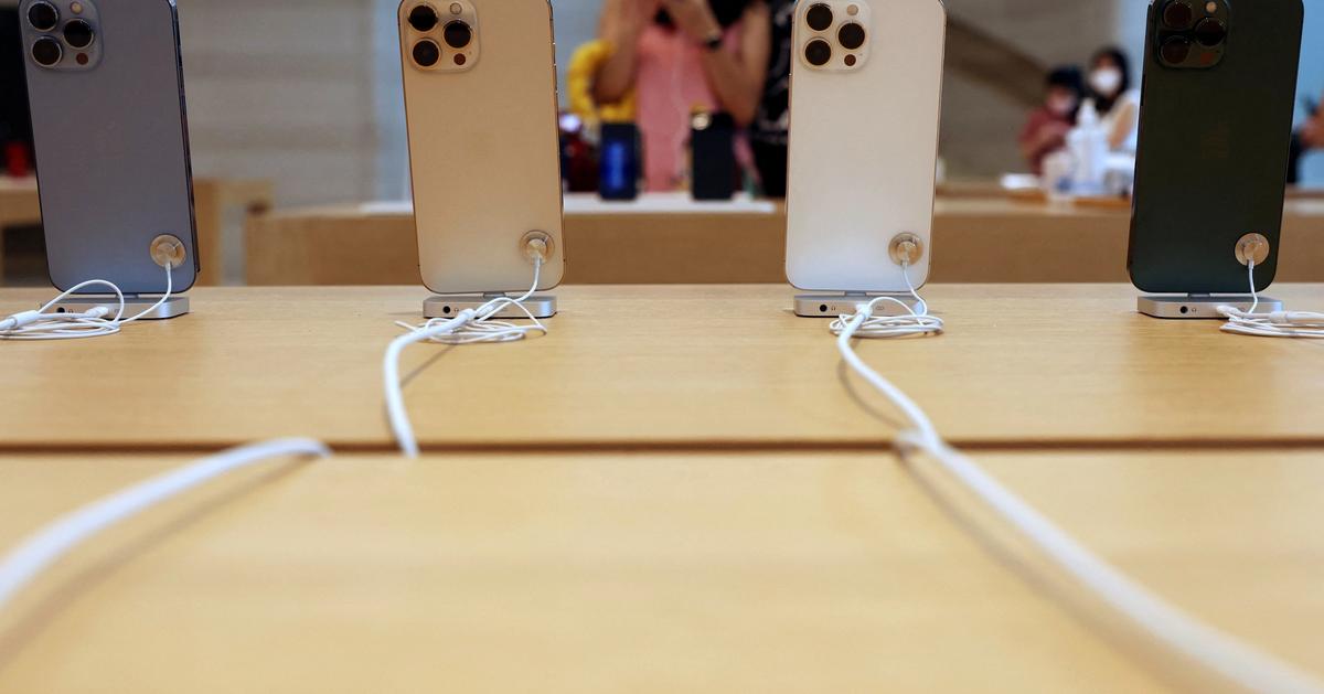 Apple raises prices due to memory chip shortage