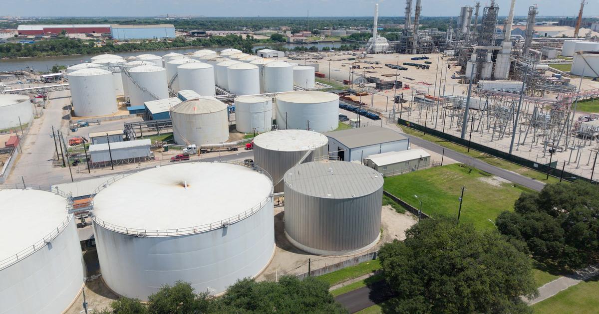 US crude stockpiles are depleting rapidly
