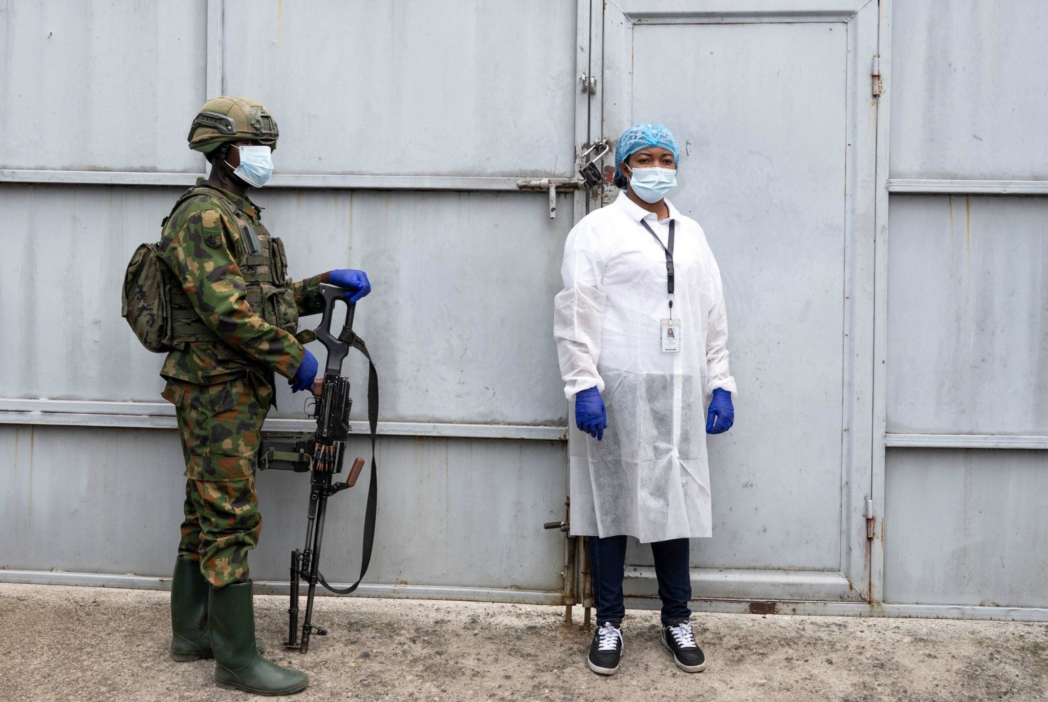 Health workers in the DRC. 