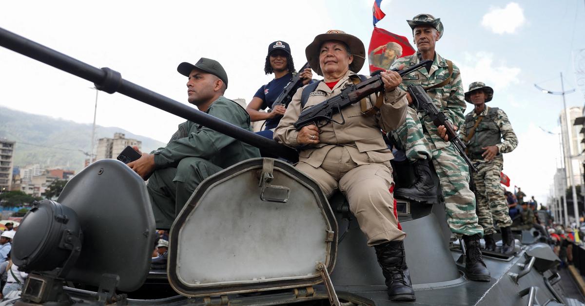 US weighs military strikes on Venezuelan drug targets
