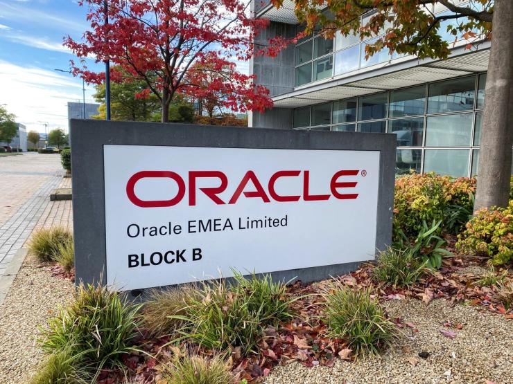 Oracle company logo
