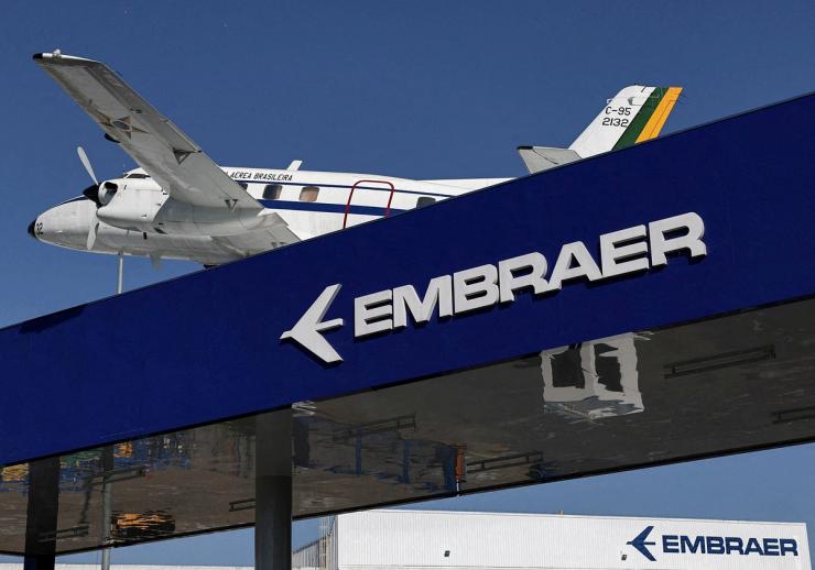 An Embraer plane.