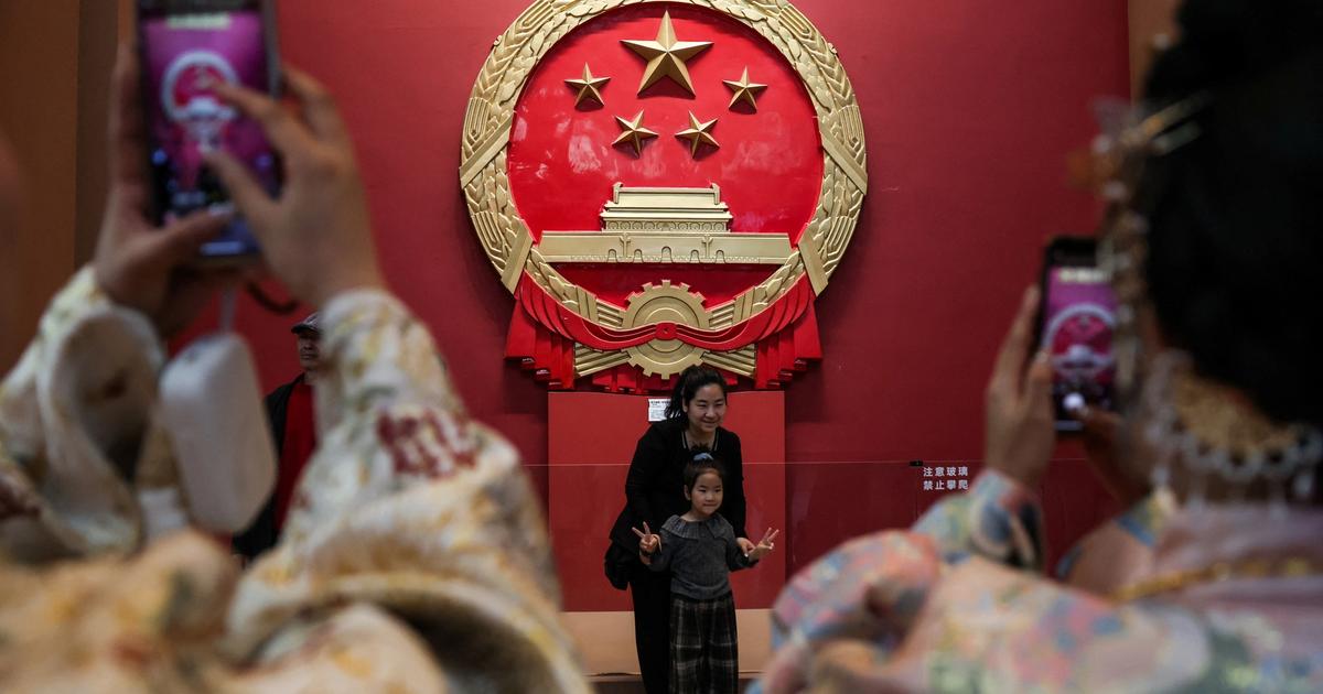 World views China better than US, poll finds