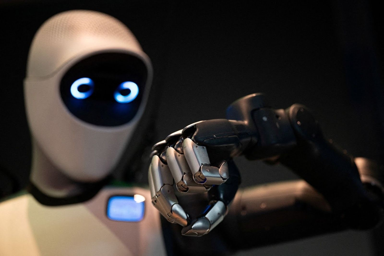 A Chinese humanoid bot.