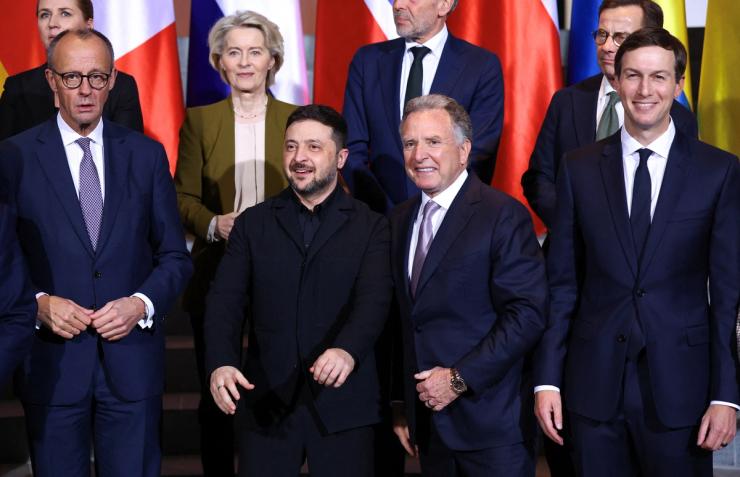 Zelenskyy alongside US and European officials.
