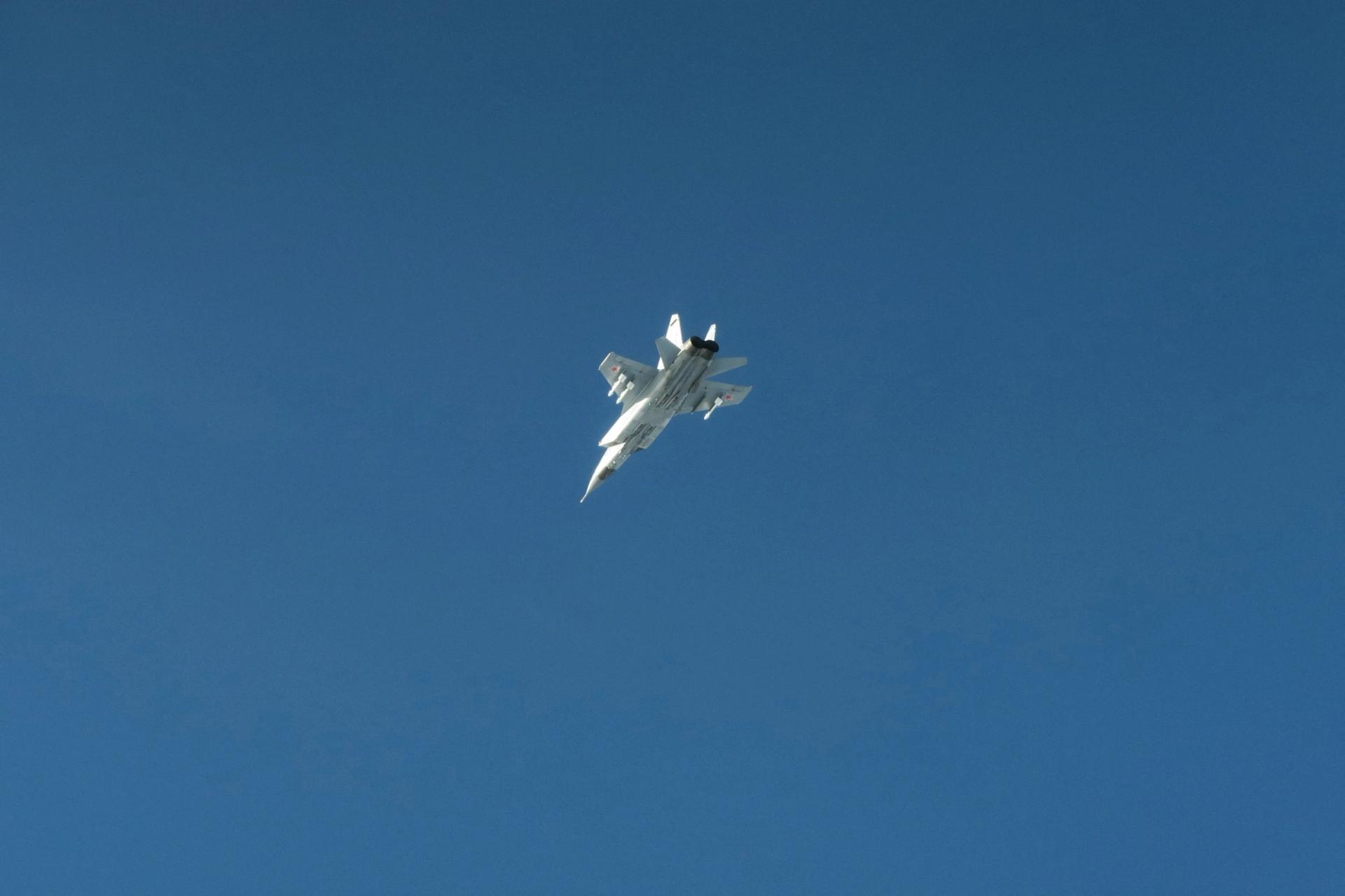 A Russian military jet seen by Swedish forces after crossing into Estonia’s airspace