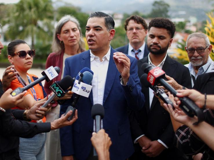 Robert Garcia and Maxwell Frost in El Salvador