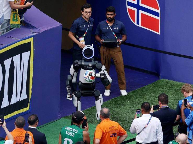 A Hyundai humanoid robot at the 2026 FIFA men’s World Cup