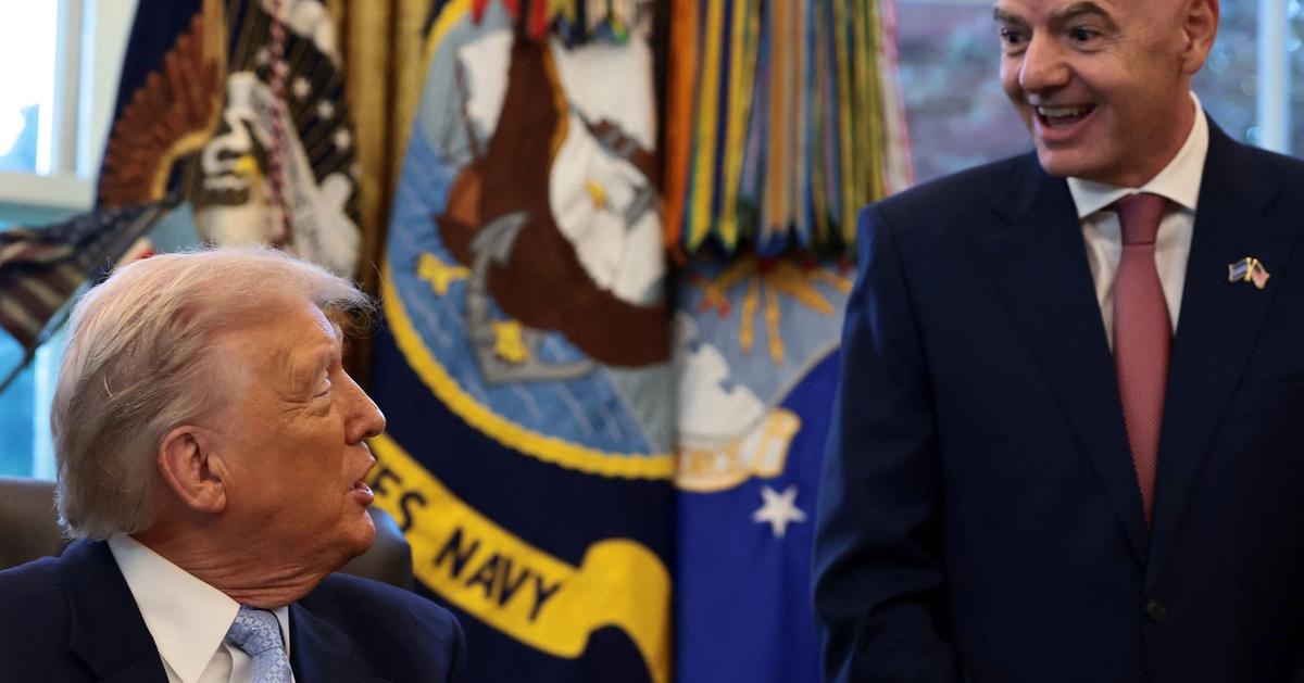 Trump to attend World Cup draw and receive FIFA âPeace Prizeâ