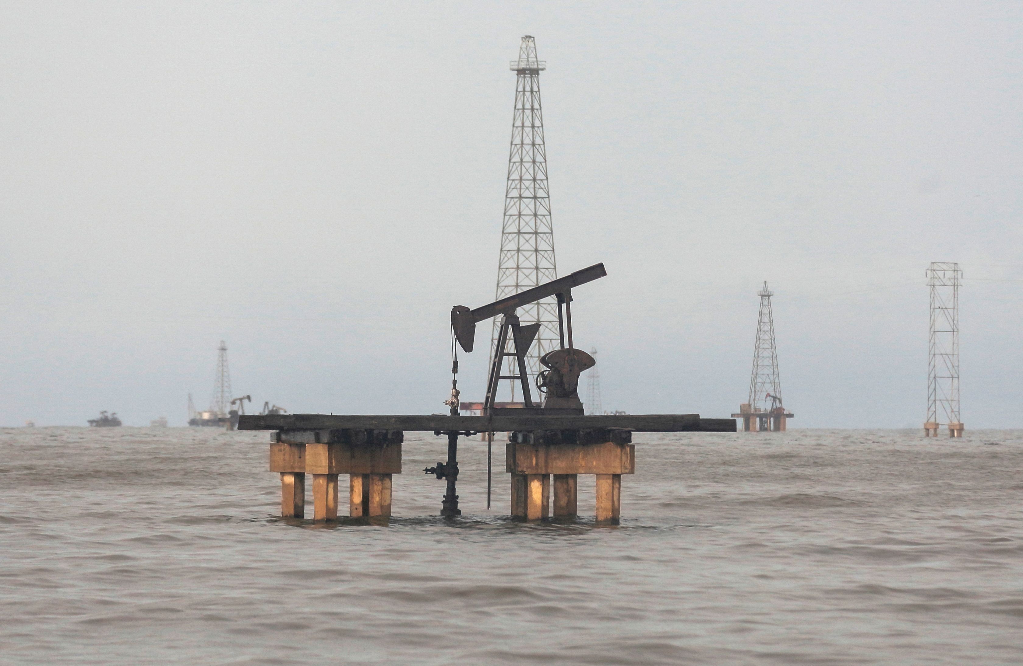 Oil rig lake Maracaibo
