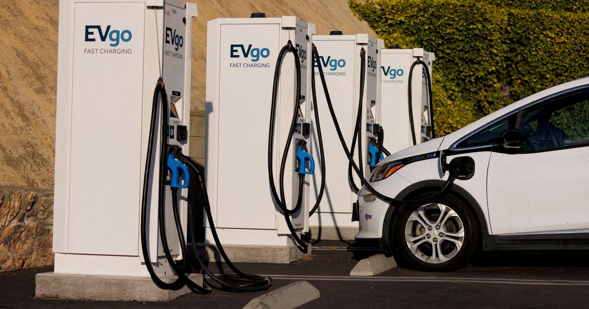Economists predict summer EV boom