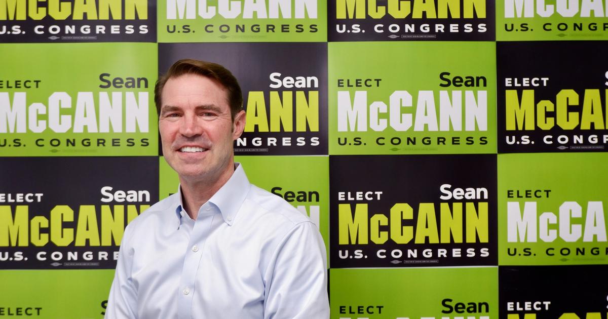 Battleground Democrats try to stay above their party's fray