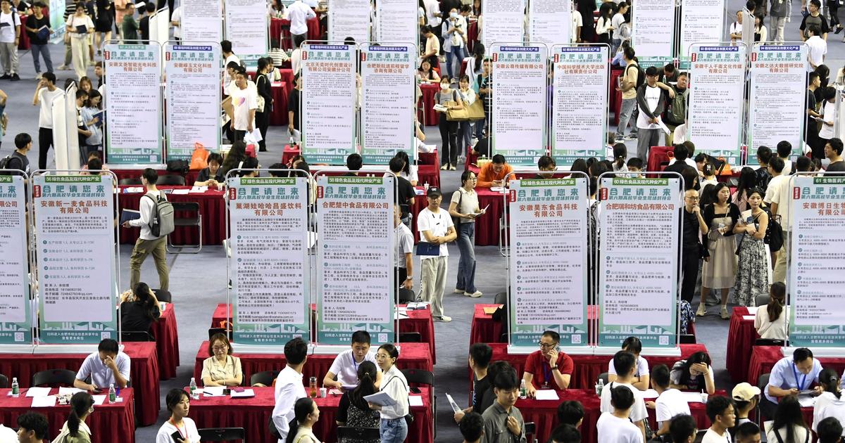 Asian giants face looming graduate job crisis