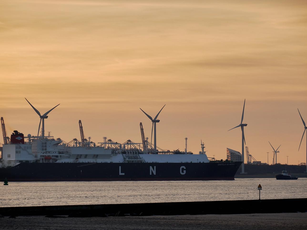 A ship carrying liquefied natural gas