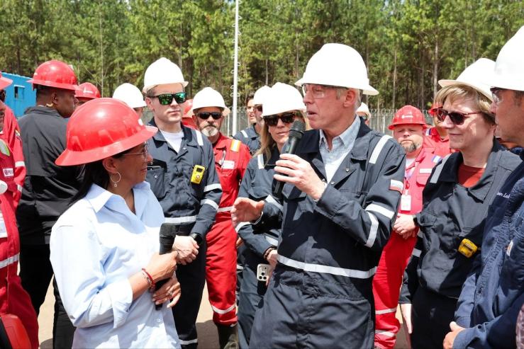 Venezuela’s interim President Rodriguez and US Energy Secretary Wright tour oil facilities.