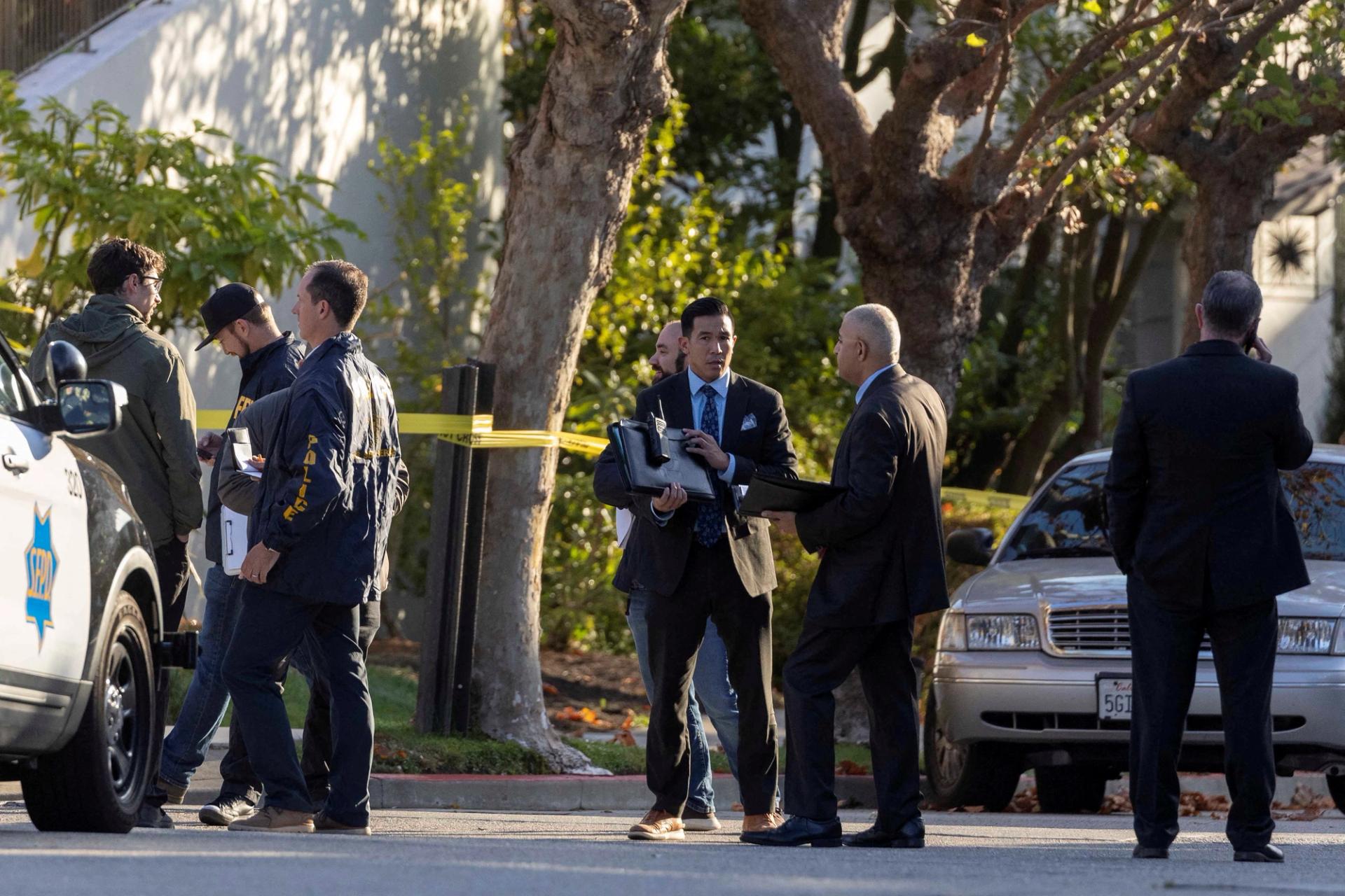 Members of law enforcement work outside the home of U.S. House Speaker Nancy Pelosi where her husband Paul Pelosi was violently assaulted after a break-in at their house, according to a statement from her office, in San Francisco, California, U.S., October 28, 2022. 