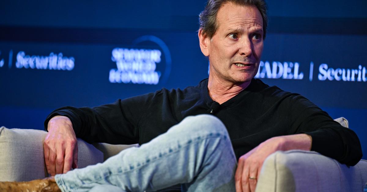 With SpaceX circling, Verizon figures out succession