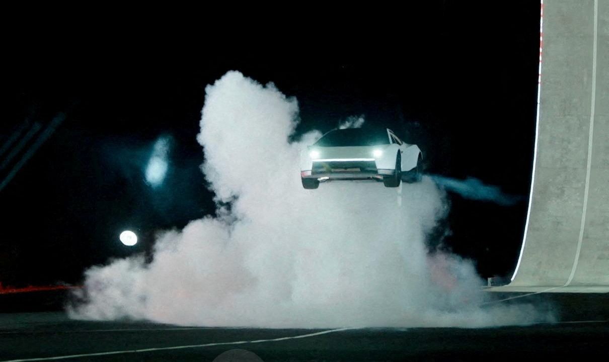 Tesla’s Roadster using its cold-gas thrusters. 