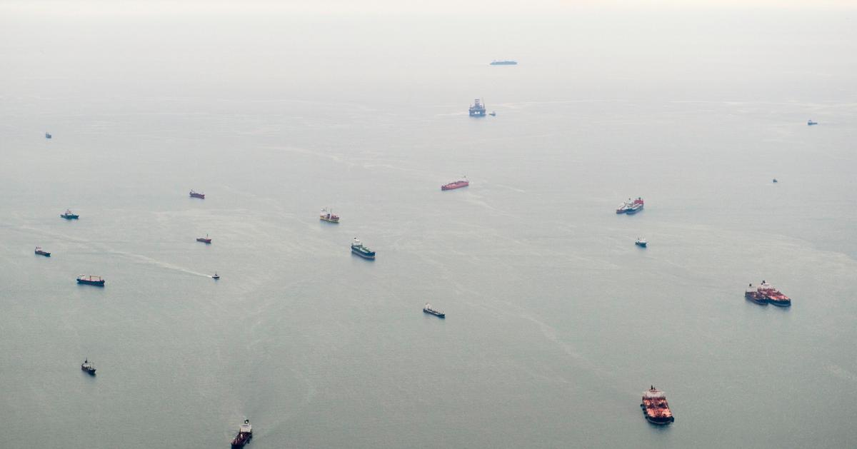 Chinese firms invest $900 million into new Angolan port