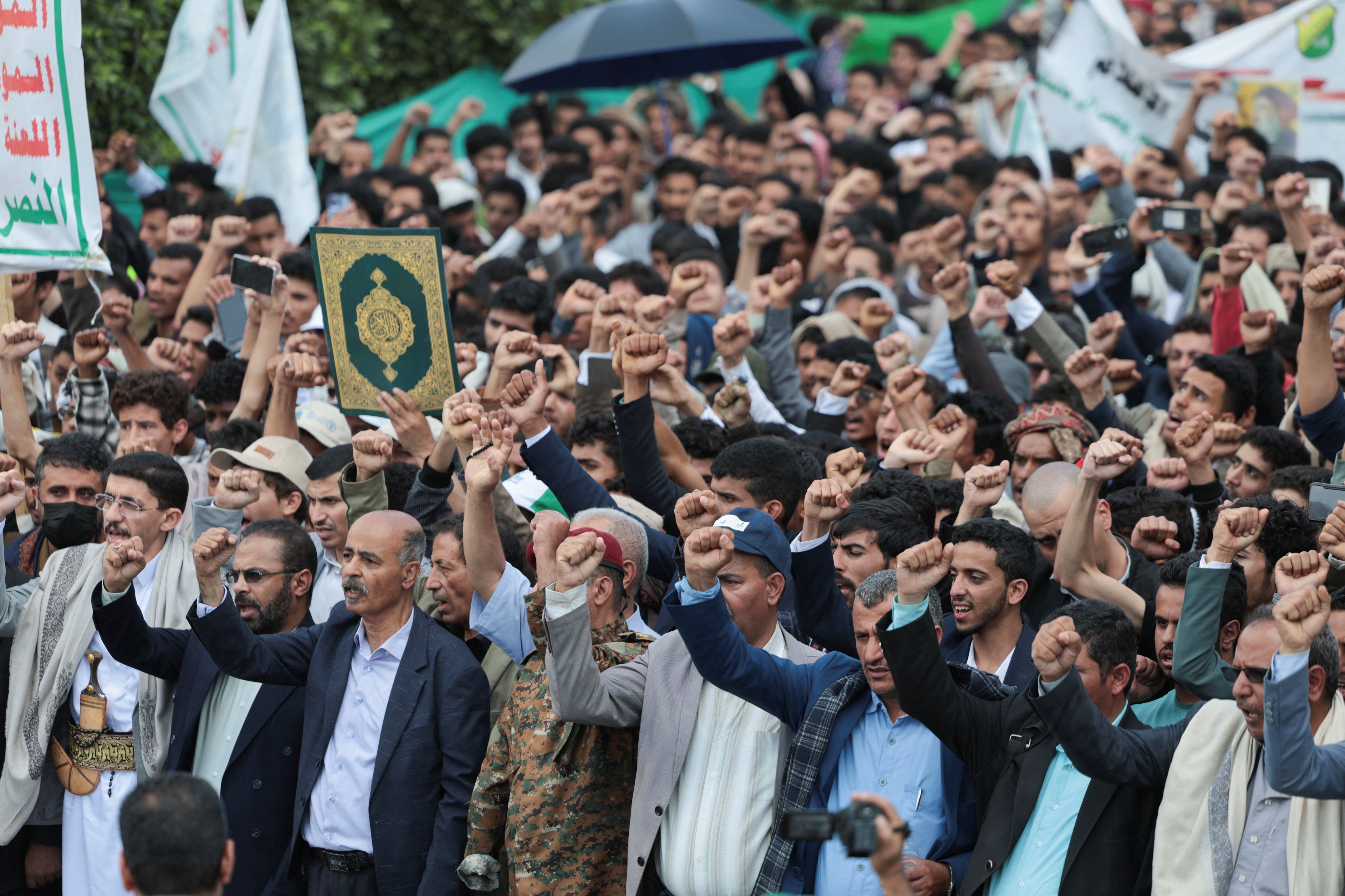 Supporters of the Houthis