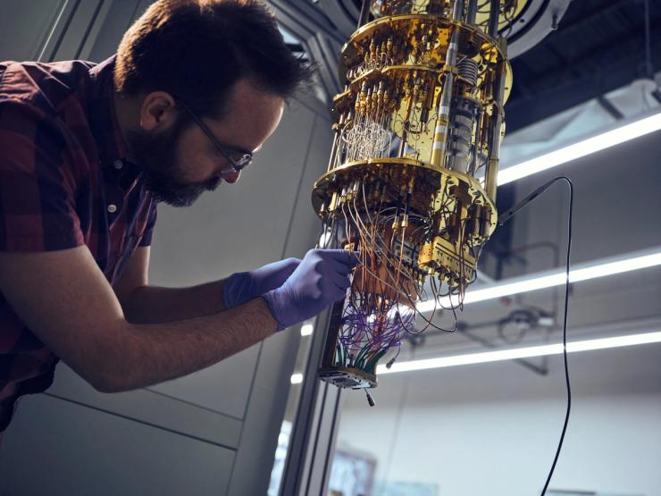 A quantum computer startup tests chips.