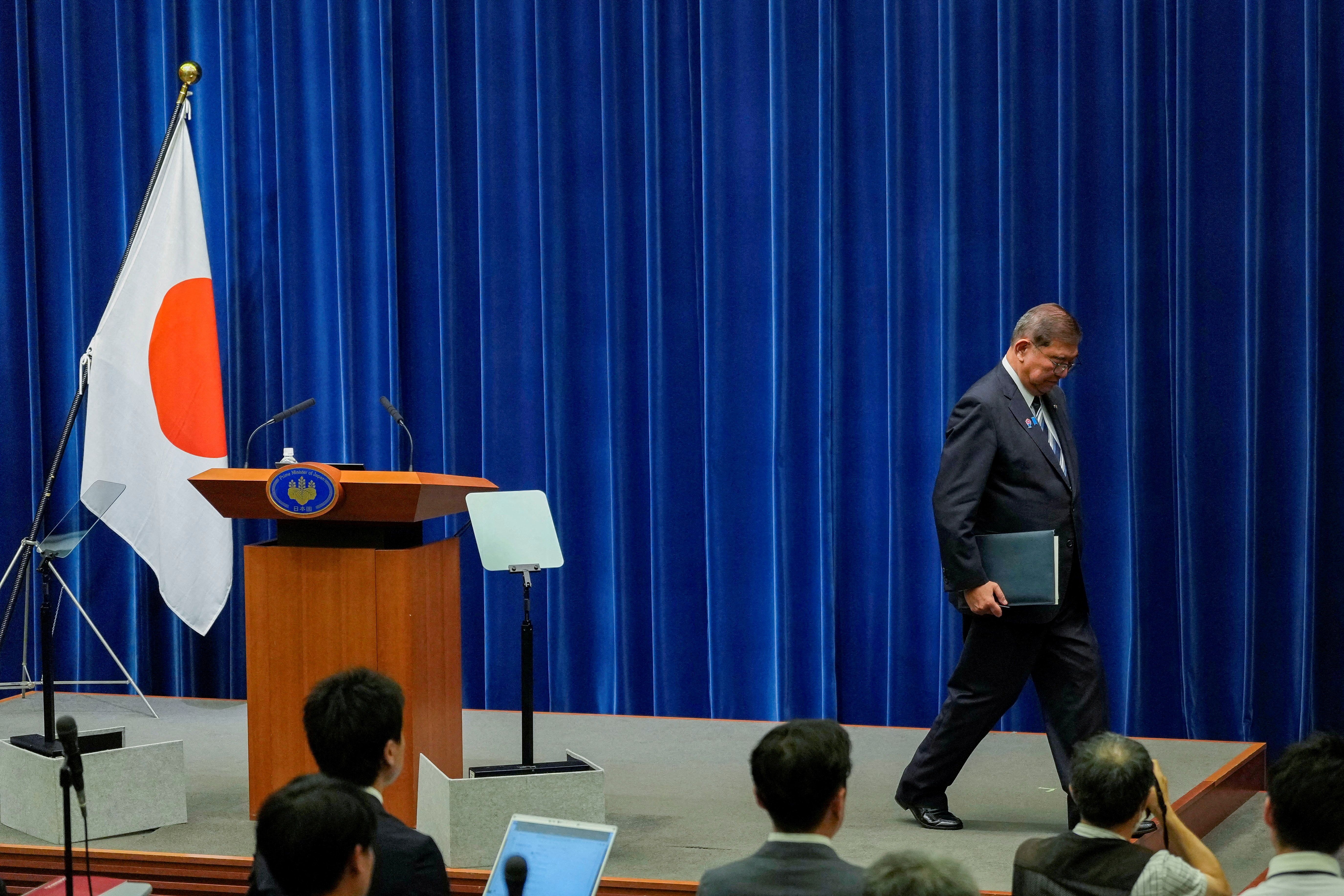 Japonski premier Šigeru Išiba odstopil zaradi volilnega poraza in pritiska