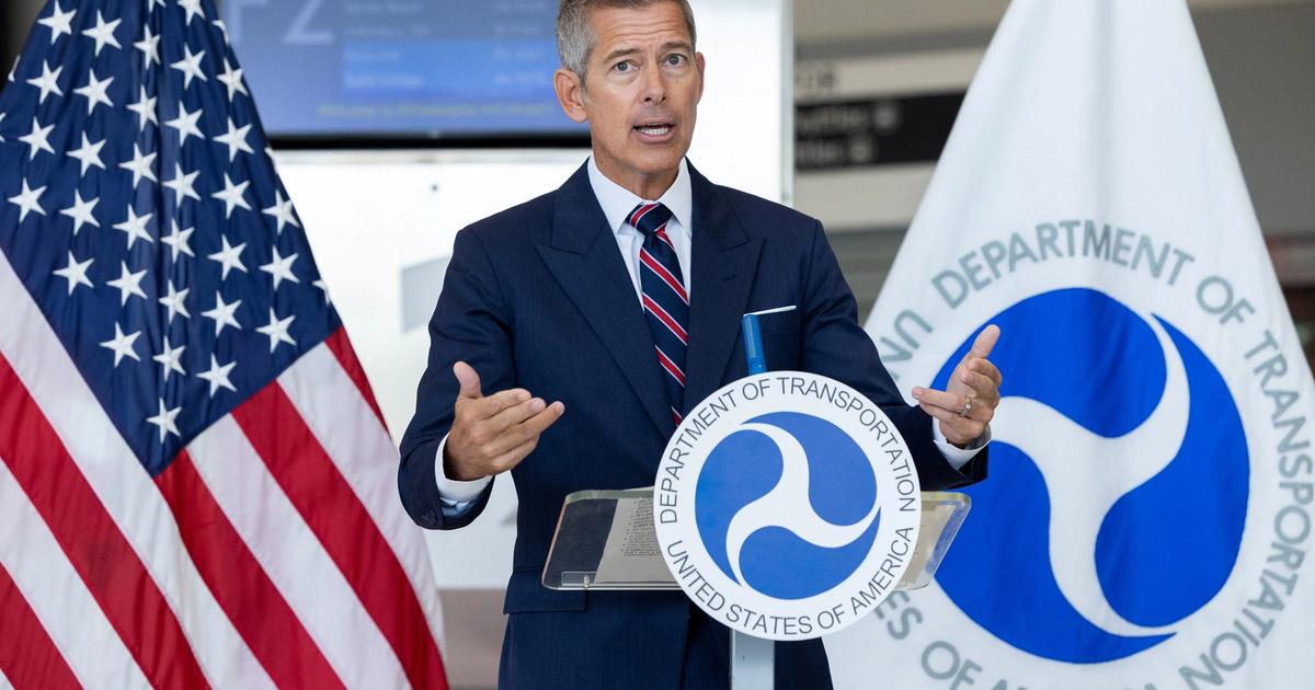 Flights cut at 40 US airports as shutdown drags on