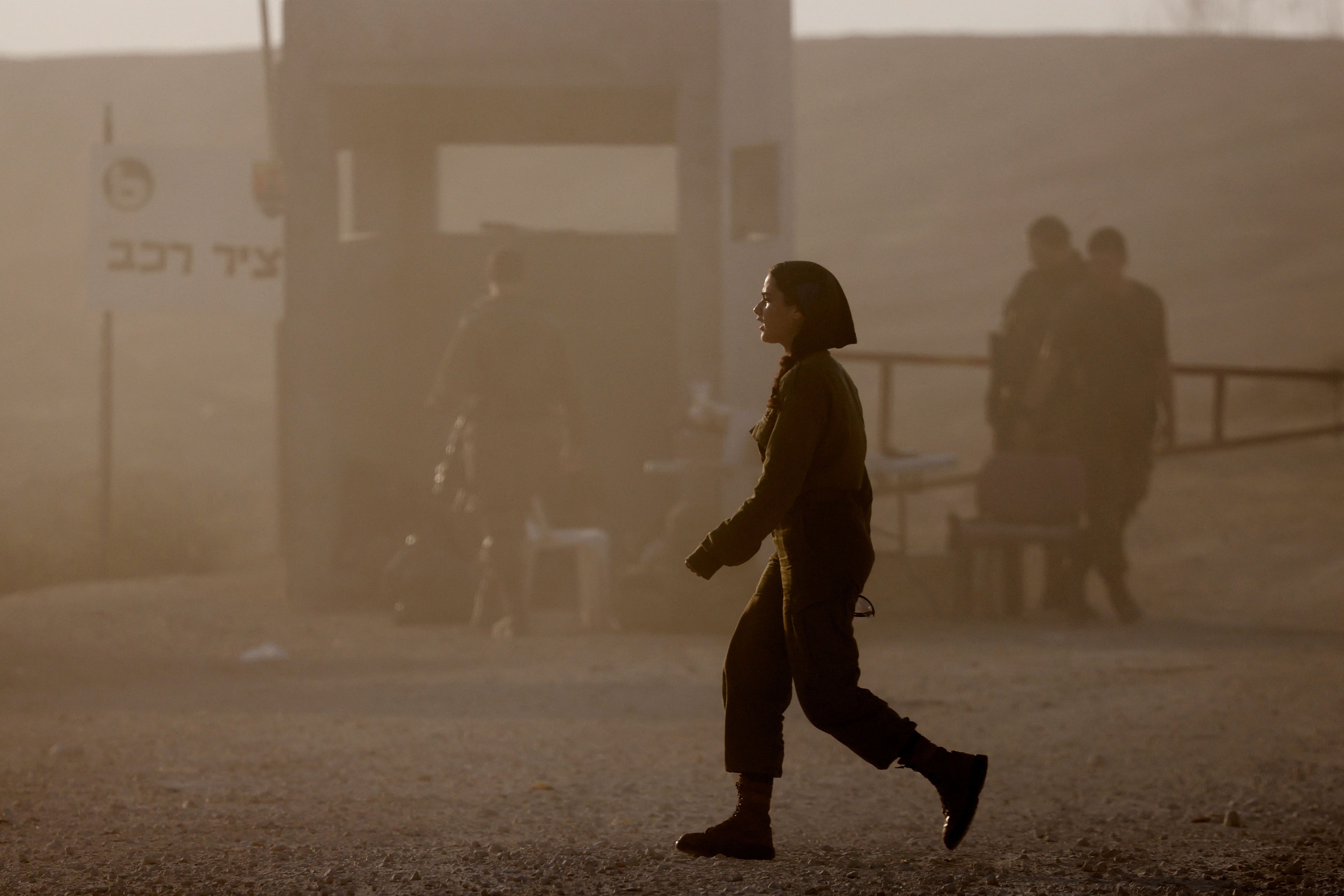 Israeli soldiers at Israel’s border with Gaza, amid the ongoing conflict between Israel and the Palestinian Islamist group Hamas, in southern Israel, April 7, 2024. REUTERS/Amir Cohen TPX IMAGES OF THE DAY
