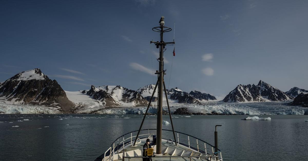 Climate change opens Arctic shipping route alternative