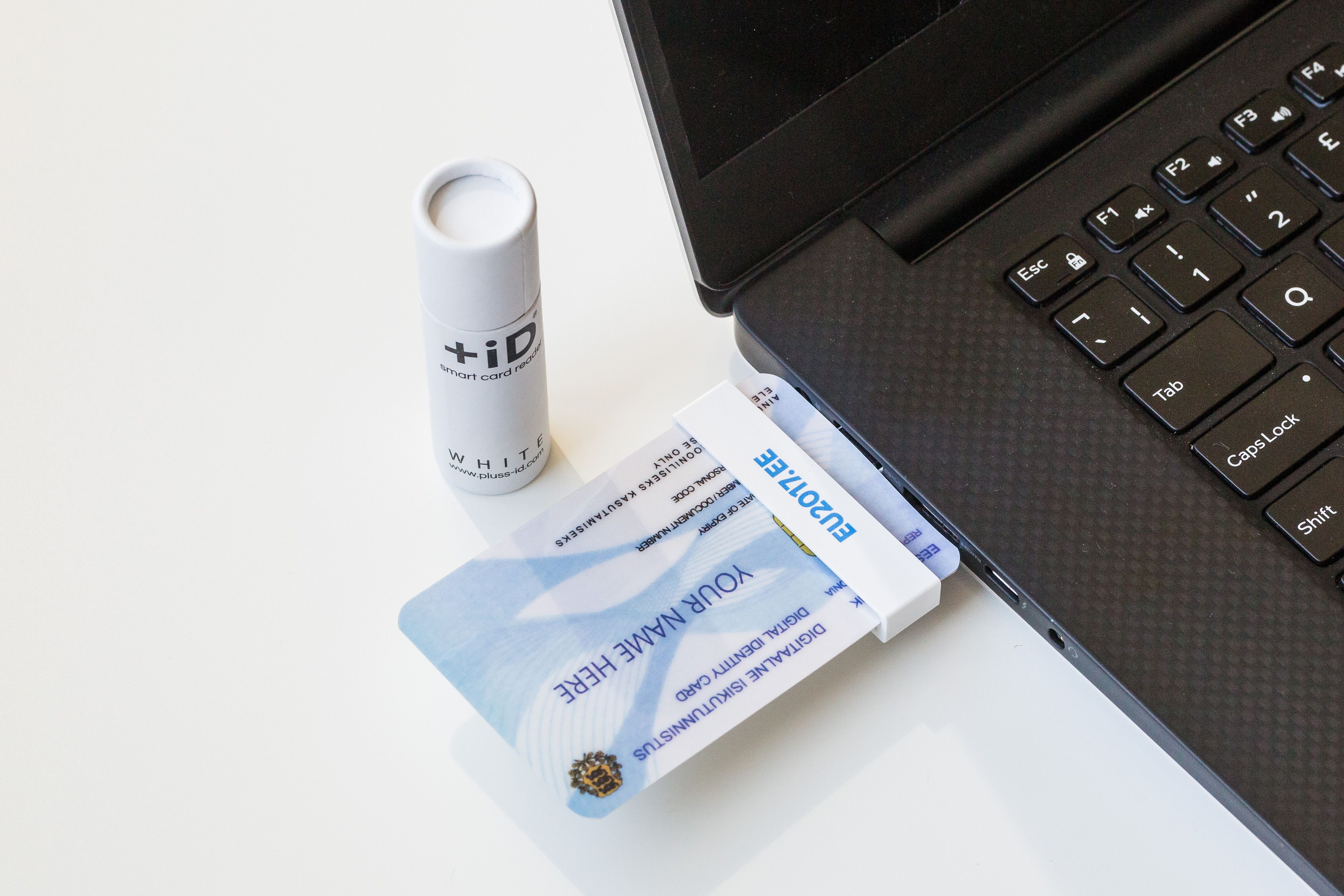 An Estonian ID card reader